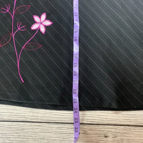 Vintage 90s Black Pinstripe Embroidered Flowers Knee Length A-Line Skirt - Picture 12 of 12